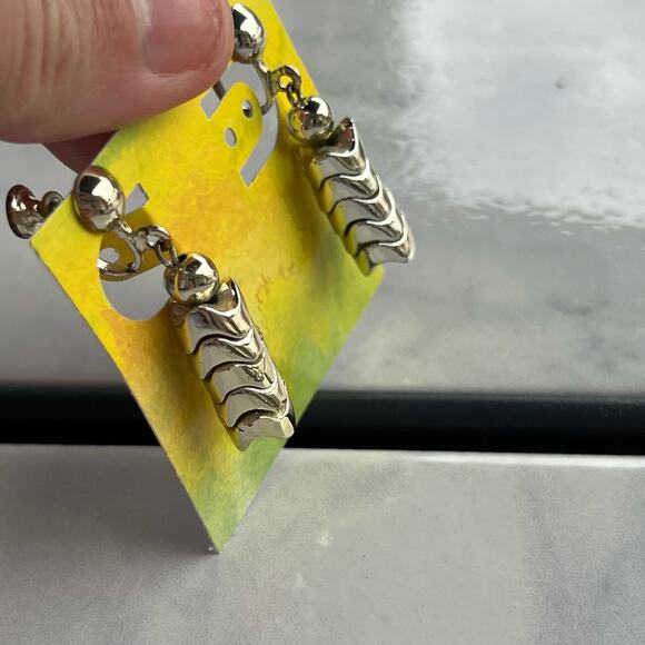 Vintage Silver Stacked Disc Clip-On Dangle Earrings - Picture 5 of 5